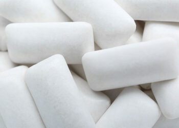 Can structural colour replace titanium dioxide in food?